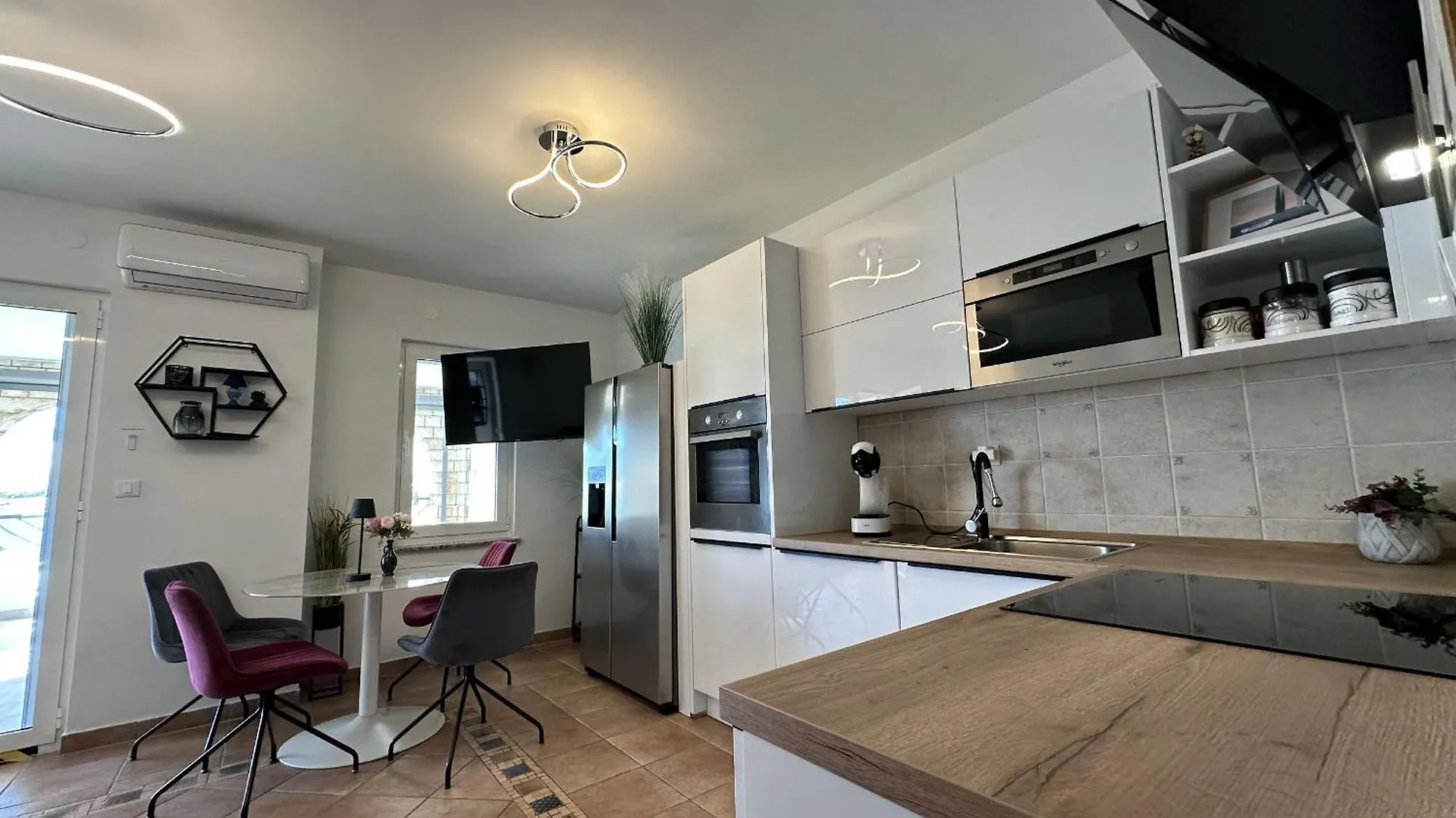 Pool Apartment Galeb Pag Town
