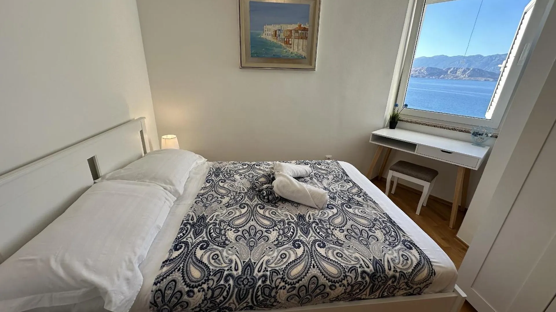 Pool Apartment Galeb Pag Town