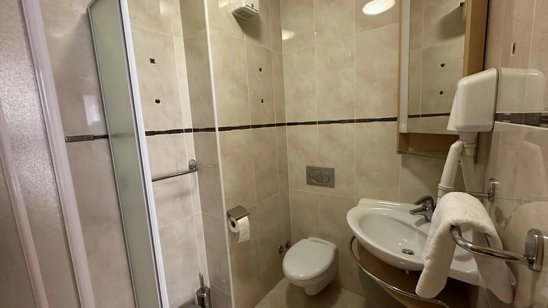Pool Apartment Galeb Pag Town