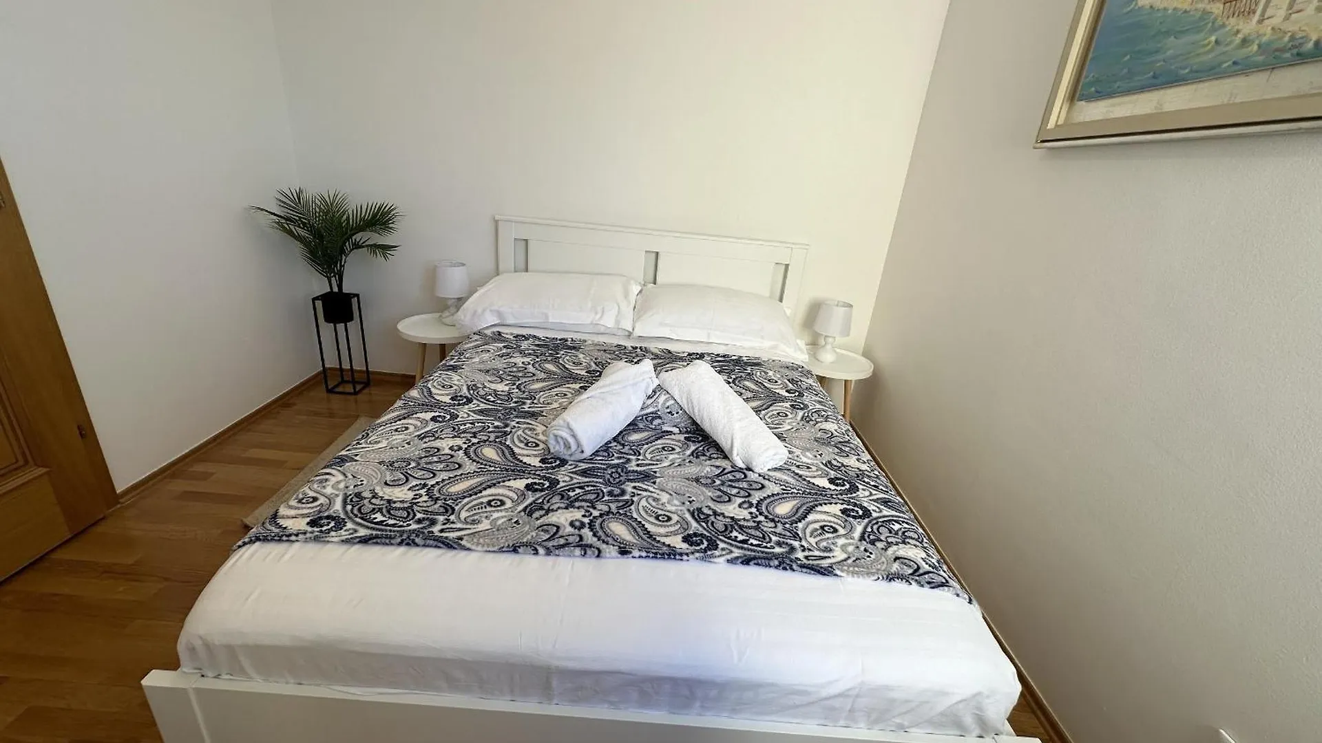 Pool Apartment Galeb Pag Town