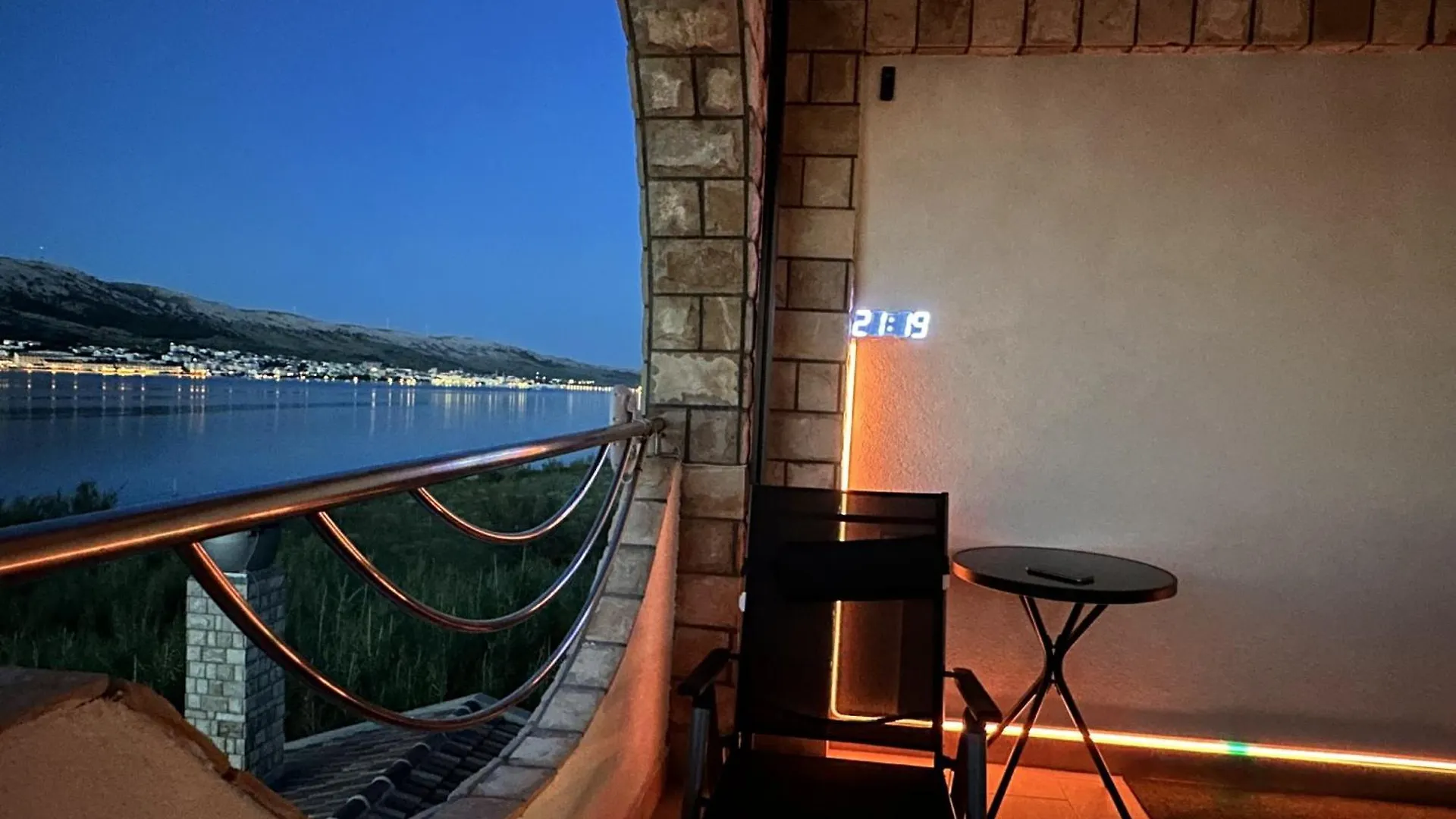 Pool Apartment Galeb Pag Town