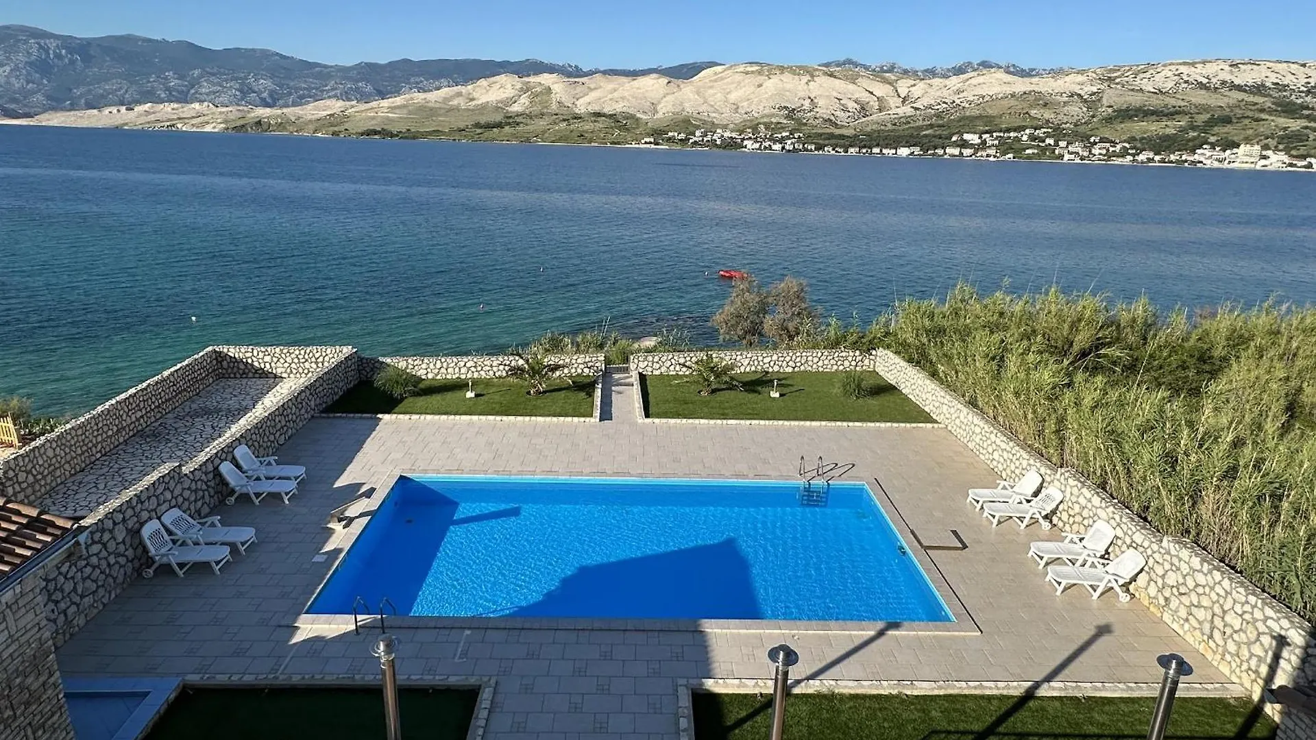 Pool Apartment Galeb Pag Town